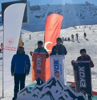 Kayseri Kayak İl Birinciliği Snovbord Büyük Slalom yarışları yapıldı⁠⁠⁠⁠⁠⁠