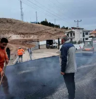 Kırsalda Altyapı Atılımı: Küpeli'ye 5.300 Ton Asfalt ile Yeni Yollar
