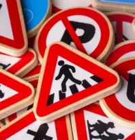 Lüzumsuz Trafik Levhaları Kaldırıldı