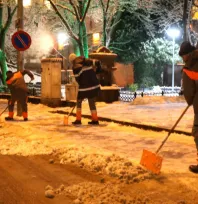 Melikgazi'de kar küreme ve tuzlama çalışmaları sürüyor