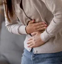 Mide bulantısı, halsizlik ve ateş gıda zehirlenmesinin işareti olabilir