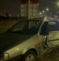 Otomobil ile hafif ticari araç çarpıştı: 2 yaralı