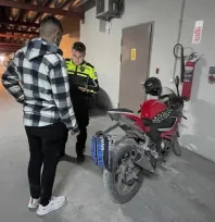 Plakasız motosiklet sürücüsüne 6 farklı ihlalden yüklü ceza