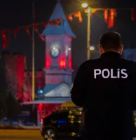 Polis ekipleri 1 milyon 885 bin TL ve çalıntı forklift ele geçirdi