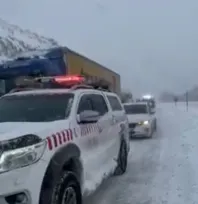 Sarız Dokuzdolambaç mevkiinde mahsur kalan vatandaşlar kurtarıldı