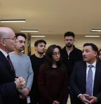 Kayseri Şehir Hastanesinde Kitap Kokusu: Türkiye'de Bir İlk