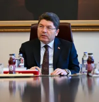 Toplam bin hakim ve savcı yardımcısı alınacak