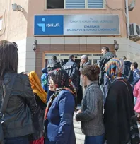 Türkiye'de 3 milyon 33 bin kişi işsiz