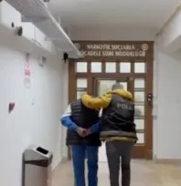 Uyuşturucu madde bulundurmak ve kullanmak suçundan aranan firari yakalandı
