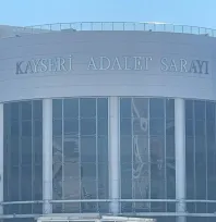 Uyuşturucu ticaretinden haklarında dava açılan 2'si kardeş 3 kişi için karar çıktı