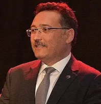 Vali Çiçek'ten Öğretmenler Günü Mesajı: 'Geleceğe Umutla Bakmamızı Sağlayan Sizlersiniz'