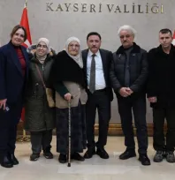 Vali Gökmen Çiçek'ten afetzede ailelere anahtar teslimi