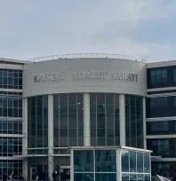 Yakınlarının evini kurşunlayan şahıs suçlamayı reddetti