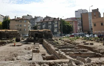 8 Tarihi Eser yenilendi: İlk Medresenin restorasyonu devam ediyor