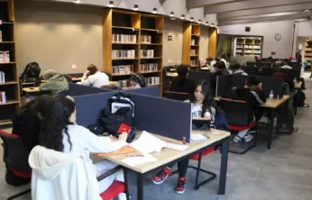 Ara Tatilde Akıl Küpü Kütüphaneleri Dolup Taşıyor