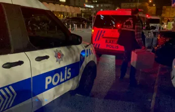 AVM önündeki bıçaklı kavgada 1 kişi yaralandı