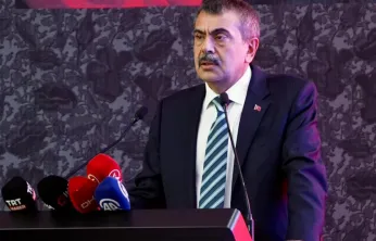 Bakan Tekin açıkladı: Okullarda ara tatil kalkabilir