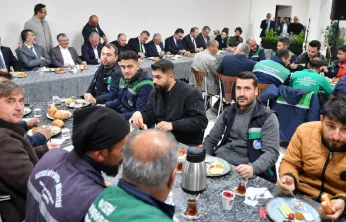 Başkan Büyükkılıç, park ve bahçe emekçileriyle kahvaltıda buluştu