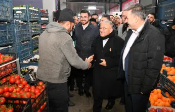 Başkan Büyükkılıç, Sabah Mesaisine Argıncık Sebze Hali'nde Başladı