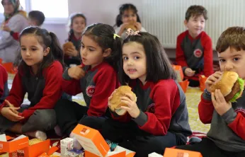 Başkan Çolakbayrakdar, Kocasinan'daki Miniklerle Buluştu