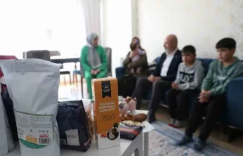 Başkan Çolakbayrakdar: 'Türkiye'de ilklere imza atan çalışmalarla model oluyoruz'