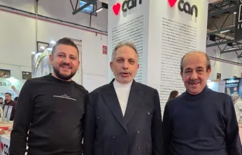 Başkan Yalçın'dan Akabe Kitabevi'ne Tebrik