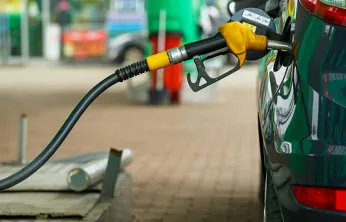 Benzine 1.11 lira zam geliyor