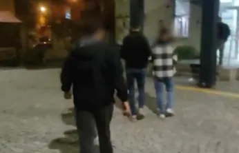 Boş arazide ateş yakarak çevreyi rahatsız eden 4 kişiye idari para cezası uygulandı