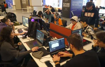 Büyükşehir'den gençler için geleceğe yön veren 'Bilişim Kampı'