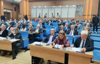 Büyükşehir Meclisi'nde emeklilere et ve ekmek yardım önergesi gerginliği