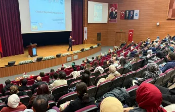 'Çocuk ve Ergenlerde İntihar ve Yas' konulu konferans düzenlendi