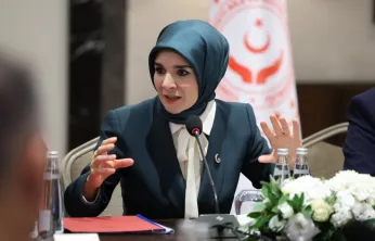 Çocukların beden algısını korumayı amaçlayan yeni bir sosyal medya düzenlemesi hayata geçiriliyor