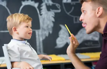 'Dil geriliği, günümüzün en büyük problemi'