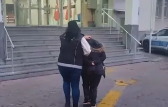 Hırsızlık suçundan aranan kadın yakalandı