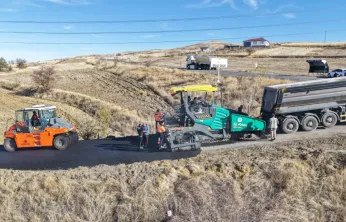 Höbek Mahallesi'ne 8 bin 600 ton sıcak asfalt