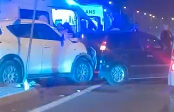 Hulusi Akar Bulvarı'nda trafik kazası: 2'si çocuk 5 yaralı