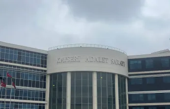 İki sanığın yağma ve hürriyeti tehdit suçundan yargılanmalarına başlandı