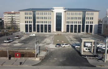 Kamu Binalarının Etrafında 'Yeşil Dönüşüm'