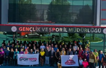 Kayseri'de dağcılar, 29 Ekim Cumhuriyet Bayramı için Erciyes zirvesine yola çıktı