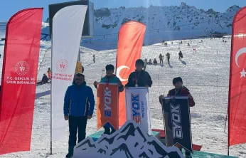 Kayseri Kayak İl Birinciliği Snovbord Büyük Slalom yarışları yapıldı⁠⁠⁠⁠⁠⁠