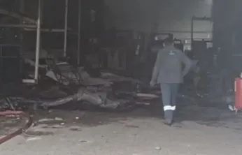 Kayseri OSB'de Mobilya Fabrikasında Yangın: Maddi Hasar Var