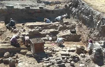 Kültepe'de 4.500 Yıllık Meyve Kuruları Gün Yüzüne Çıktı