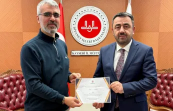 M.Germirli Ortaokulu 384 bin liralık kermes gelirini Gazze'ye bağışladı