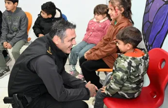 Müdür Aydın, kanser hastası çocuklarla bir araya geldi