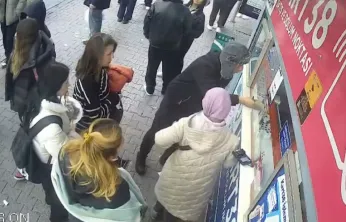 Örnek Davranış: Düşürdüğü para kendisine teslim edildi