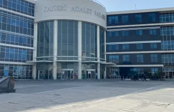 Otobüsle şehre gelen ve valizinde uyuşturucu madde çıkan şahıs hakim karşısına çıktı