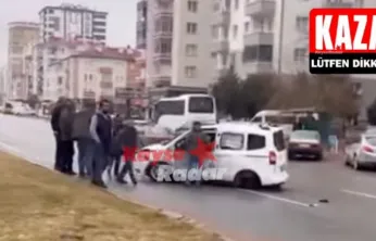 Otomobil ile hafif ticari araç çarpıştı: 2 yaralı