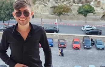 Otomobilin çarptığı 18 yaşındaki genç yaşamını yitirdi