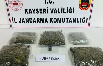 Sehpa içerisine zulalanmış 5 kiloya yakın kubar esrar ele geçirildi