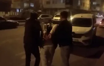 Silahla yağma suçundan aranan 18 yaşındaki firari yakalandı